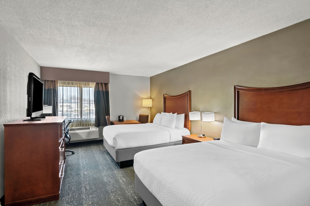 Room, 2 Queen Beds, Accessible, Non Smoking - Photo 2