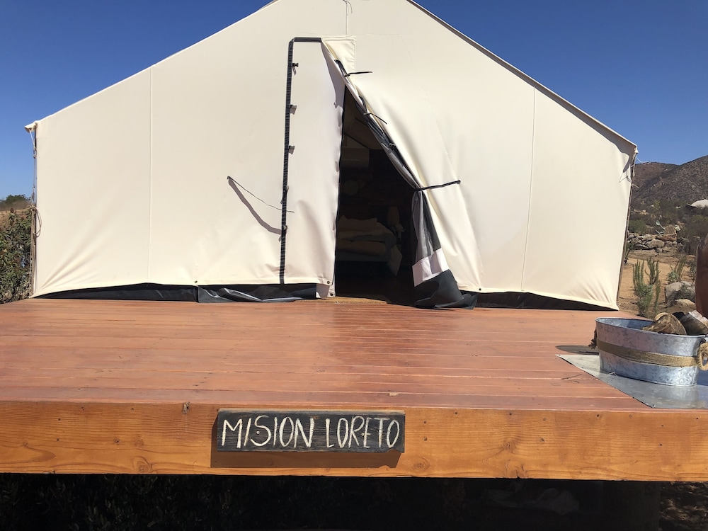 Basic Tent, 1 Queen Bed, Non Smoking, Mountain View photo 3