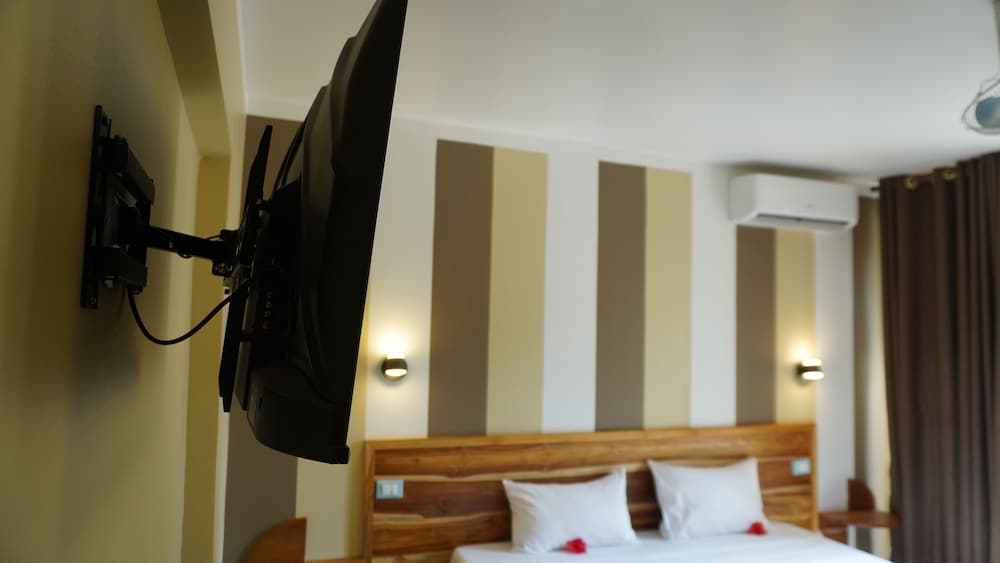 Standard Double Room Single Use, Garden View