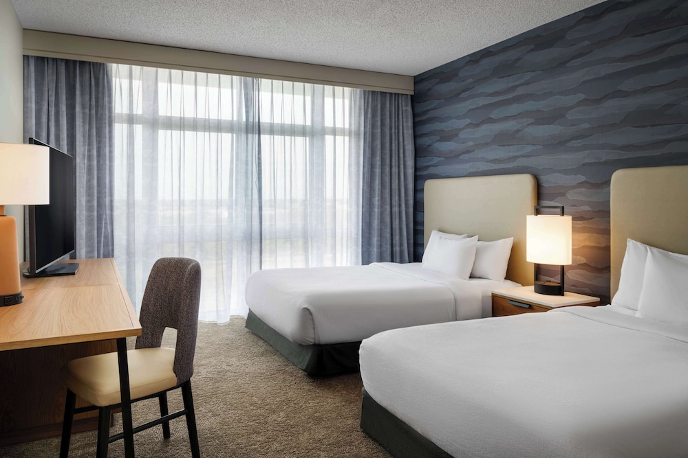 Suite, 2 Queen Beds - Photo 3