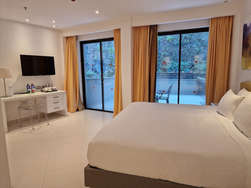 Standard Room, 1 King Bed