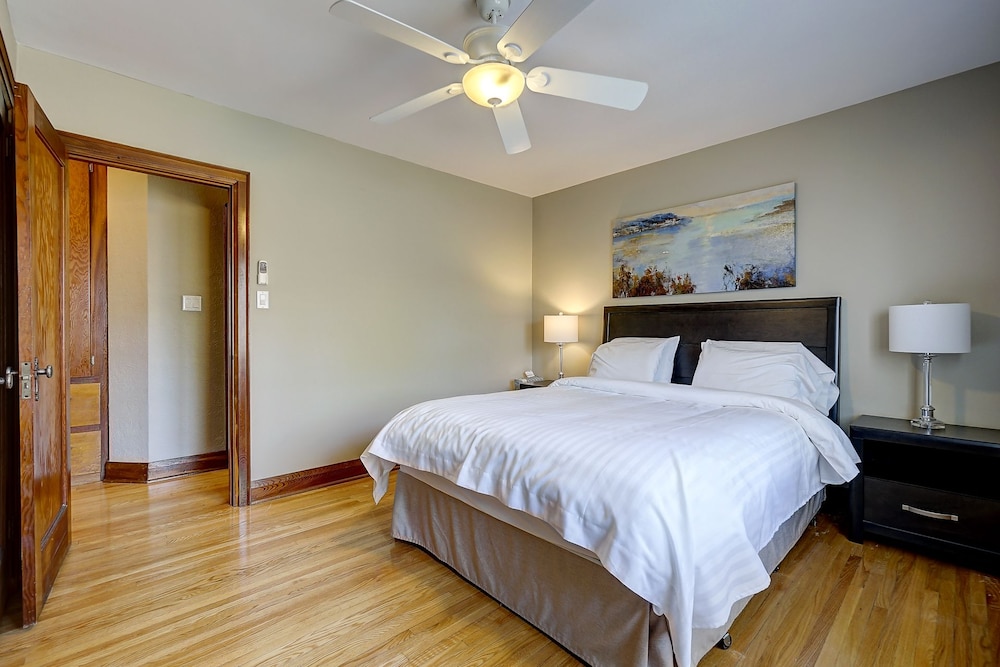 Premium Apartment, 1 Queen Bed, Non Smoking, Garden View photo 3