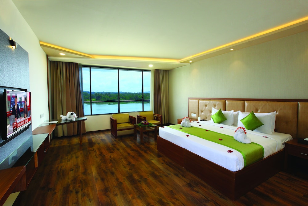 Royal Suite (Non Smoking) photo 3