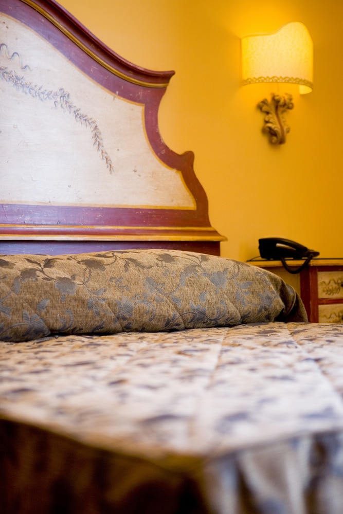 Superior Double or Twin Room - Photo 3