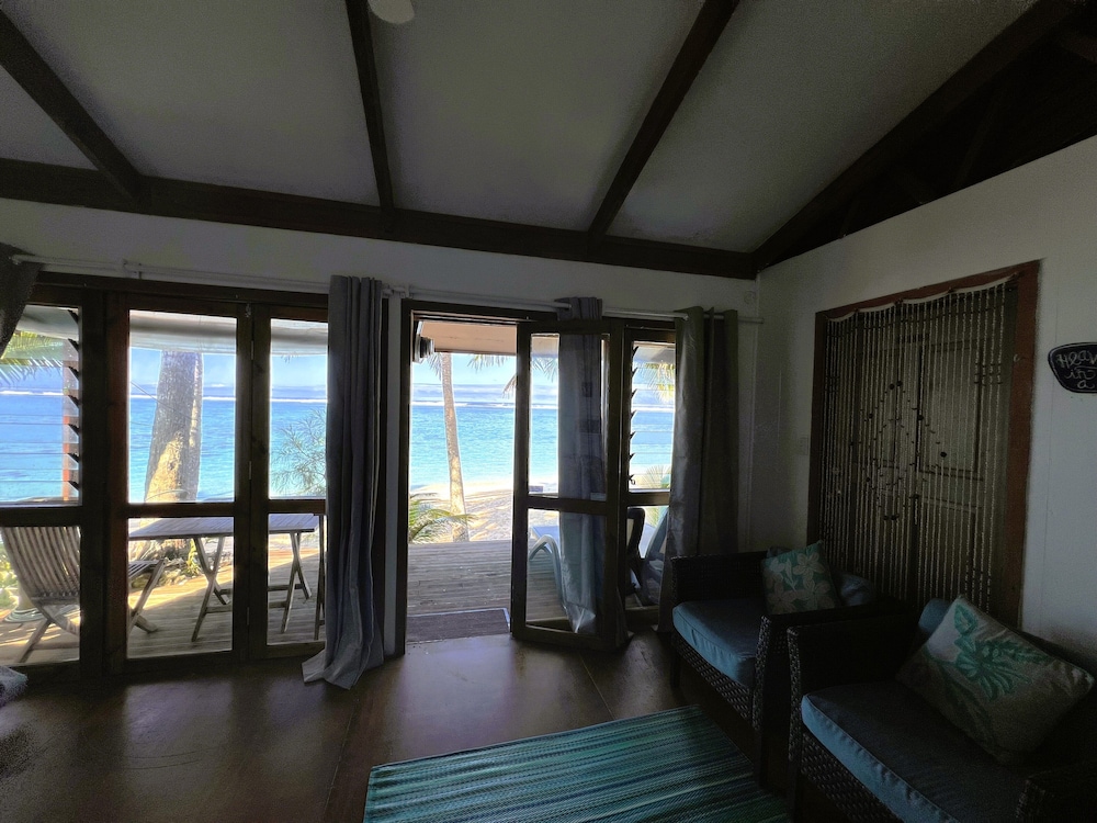 TeRitos Beachfront Villa photo 2