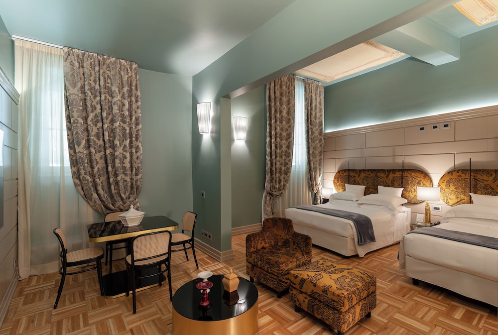 ICONIC TWIN SUITE