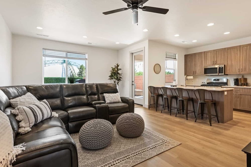 Townhome, 3 Bedrooms photo 1