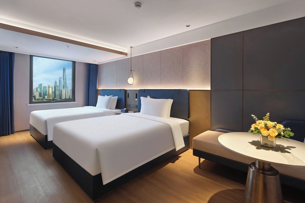 Bund Landscape Family Room