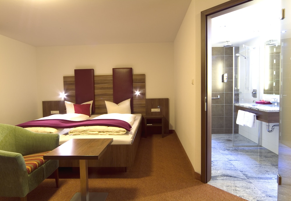Superior Double or Twin Room, 1 King Bed photo 3