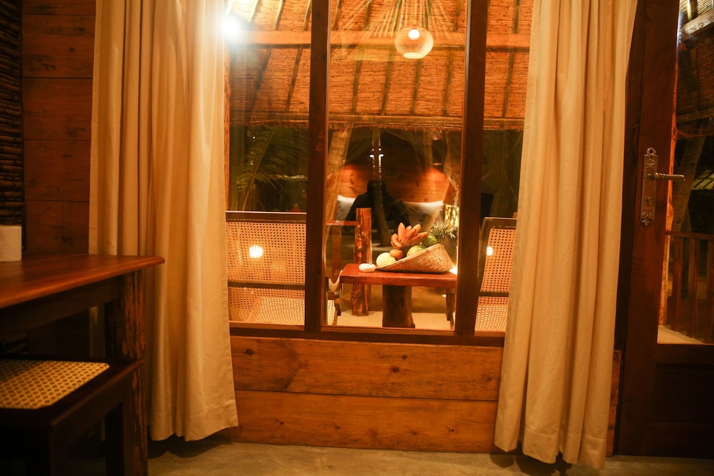 Deluxe Cabin, Sea View, Beachfront photo 2