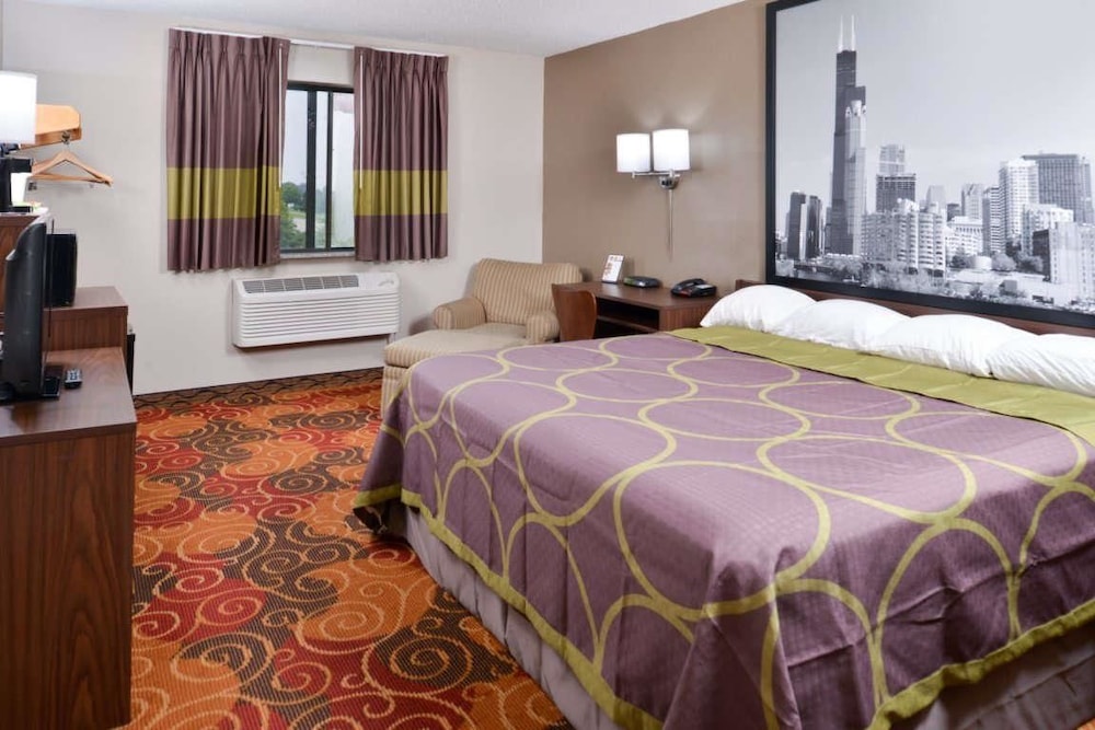 Suite, 1 King Bed, Non Smoking photo 2