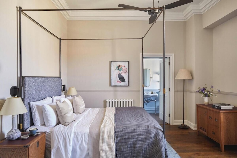 Deluxe Room - Photo 1