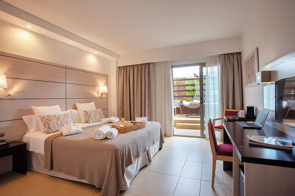Deluxe Double Room, Balcony (Superior) - Photo 3