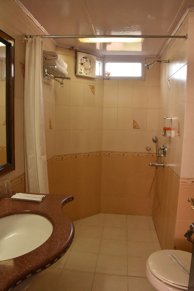 Deluxe Room - Photo 8