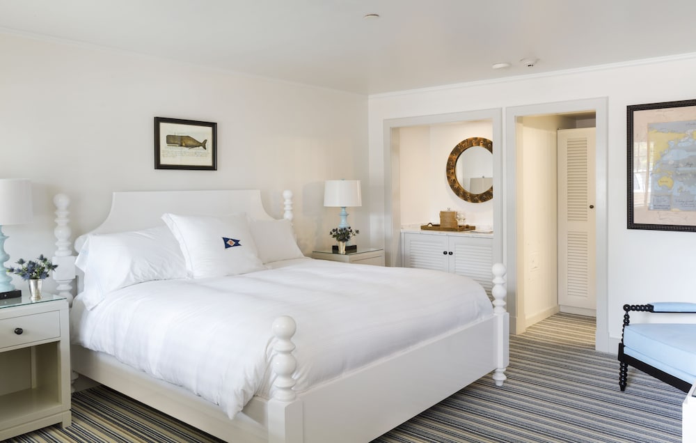 Village King Room - Photo 1