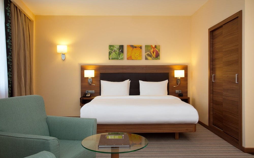 Room, 1 King Bed photo 3
