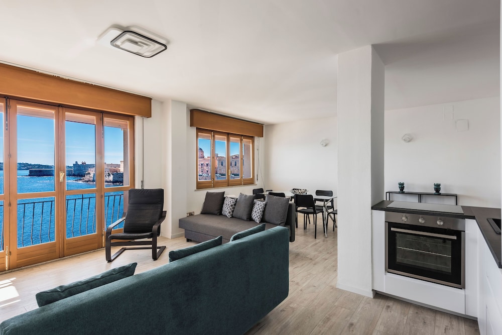 Apartment, Balcony, Sea View photo 2