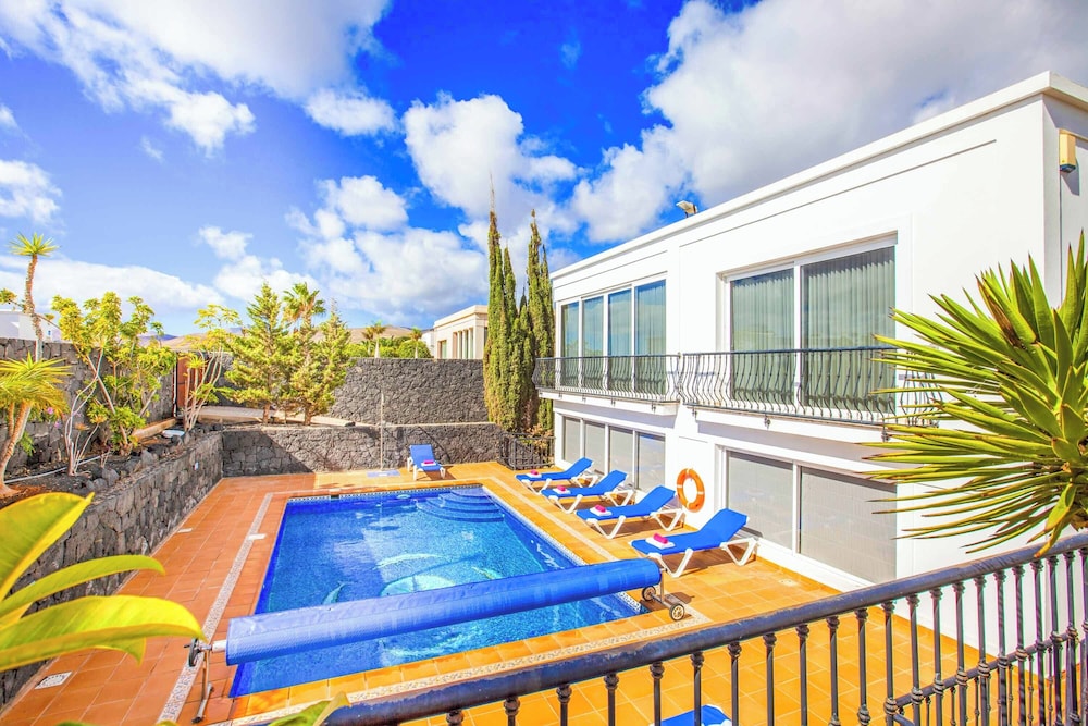 Villa (5 Habitaciones)