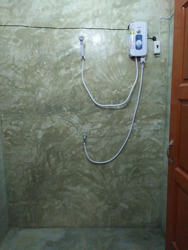 12 Beds Mixed Dormitory, Fan photo 2