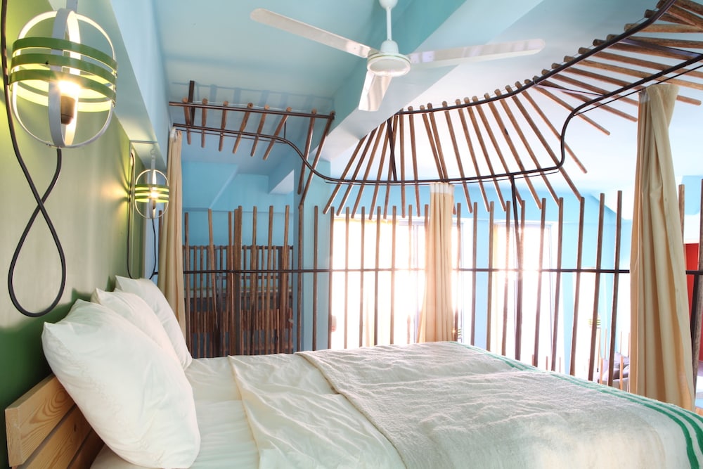Standard Quadruple Room, Ensuite (Dune) photo 2