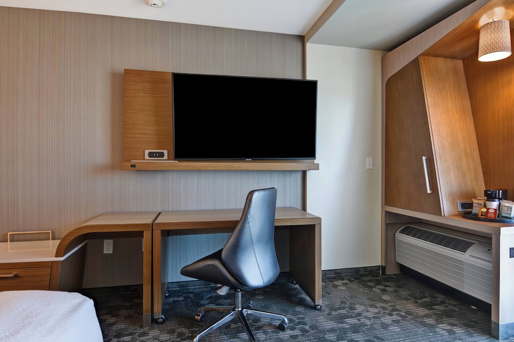 Room - Photo 2