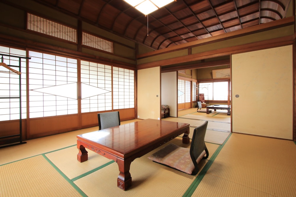 Japanese Style Quadruple Room, Shared Bathroom photo 1
