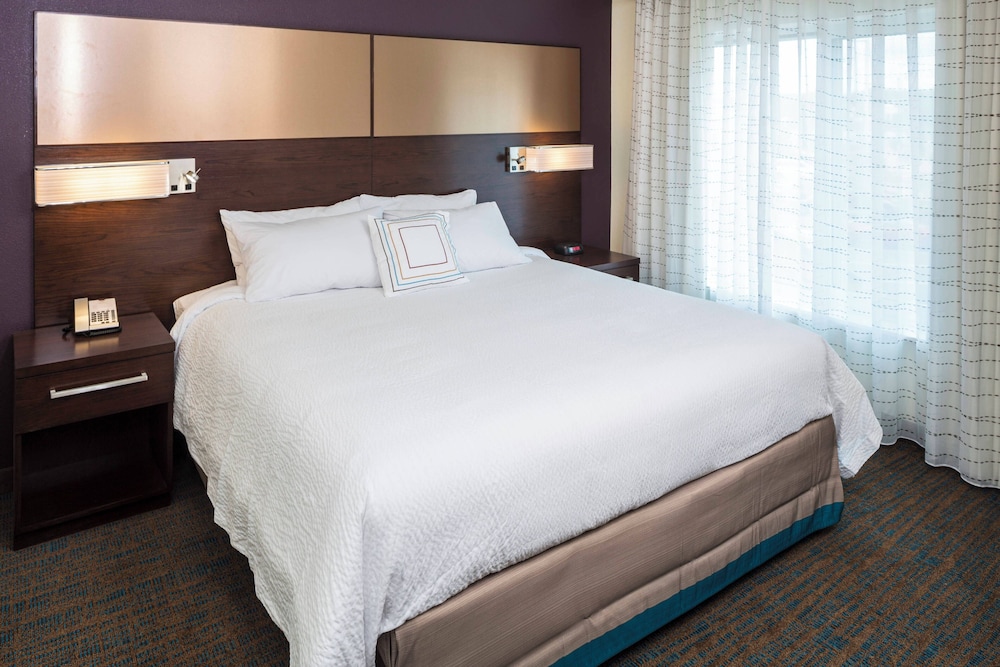 Suite, 1 Bedroom (Mobility Accessible, Roll-In Shower) photo 2