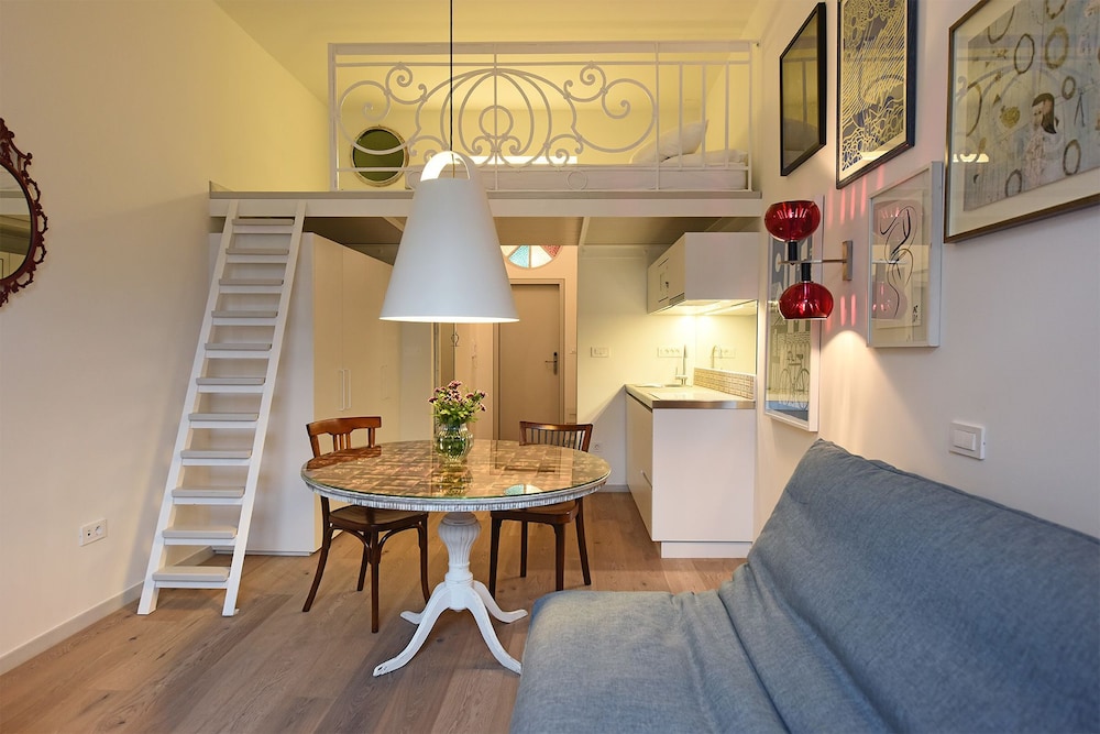 Design Studio, River View (1st.floor)