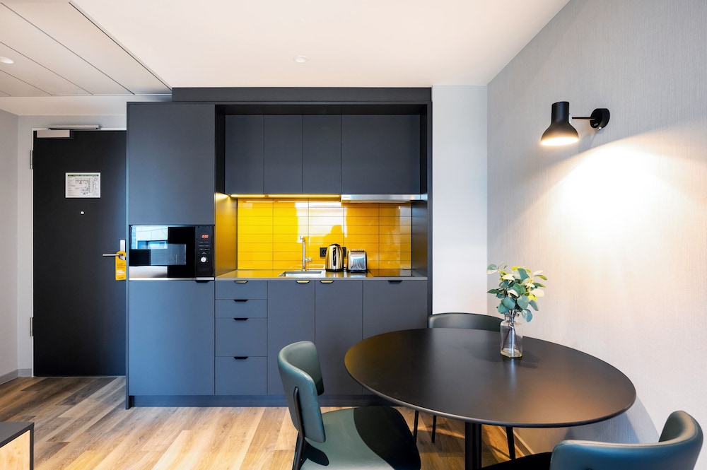 One Bedroom - Photo 4