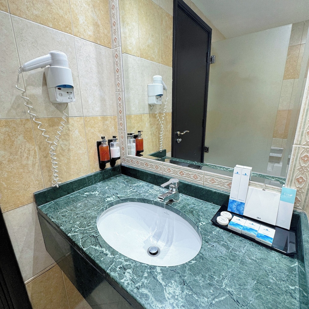 Deluxe King Room with Burj Khalifa View photo 3