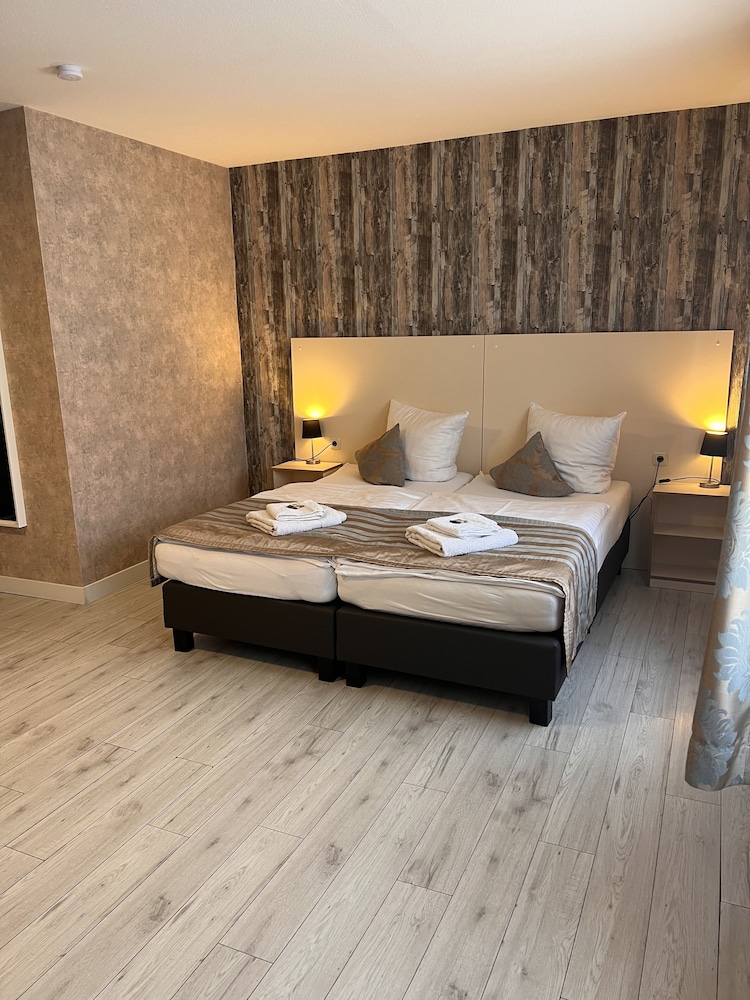 Superior Triple Room photo 3