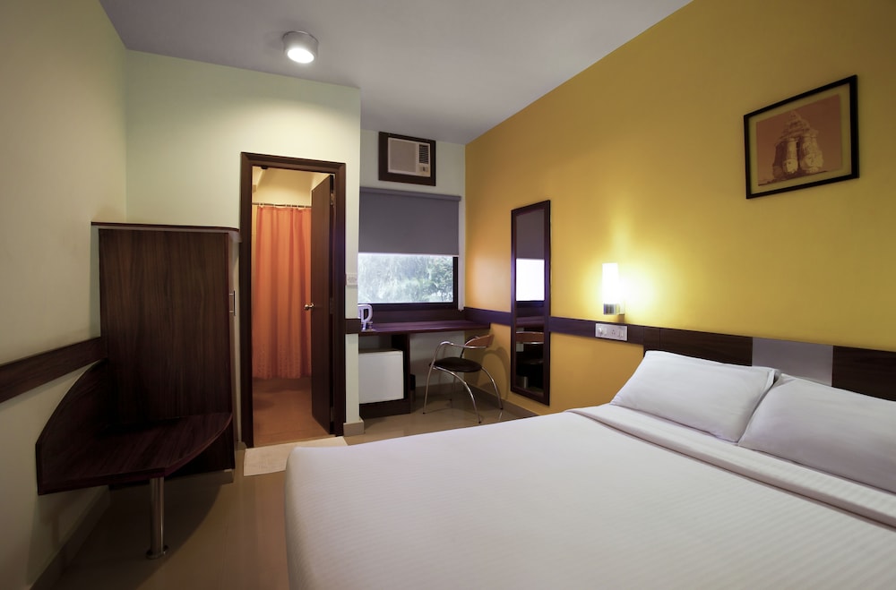 Twin Room - Photo 3