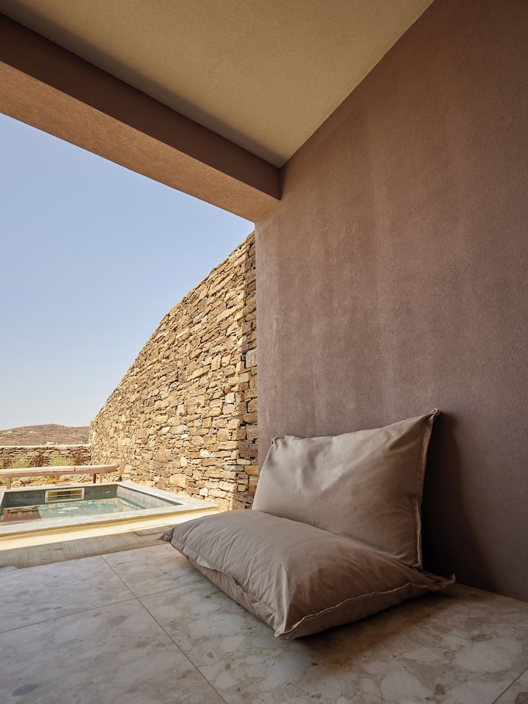 Junior Suite with Plunge Pool - Photo 19