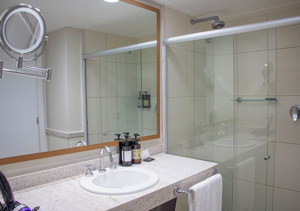 Premium Executive Suite - Photo 6