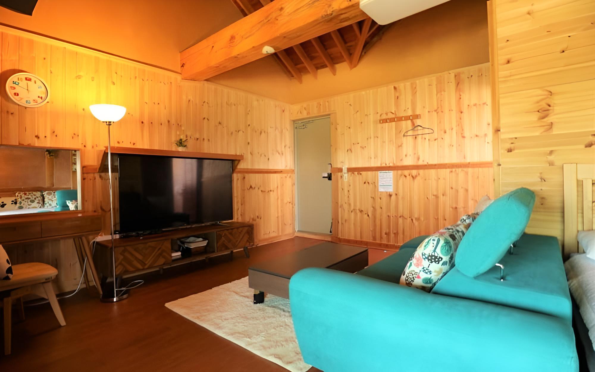Room (Seaweed Village)