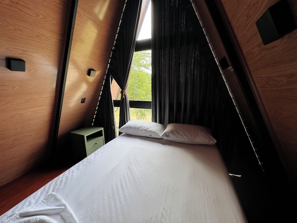 Chalet, 1 Bedroom, Non Smoking, Lake View photo 2