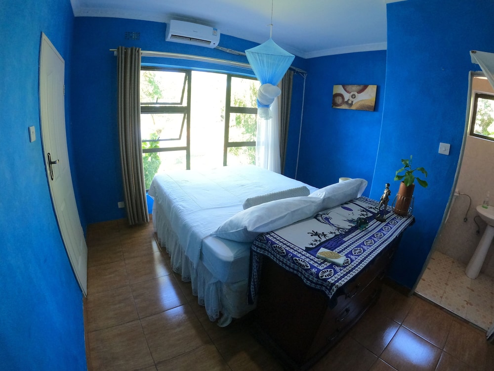 Comfort Room, Lake View photo 1