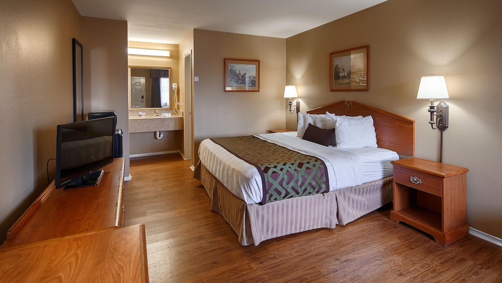 Room, 1 King Bed, Non Smoking - Photo 1