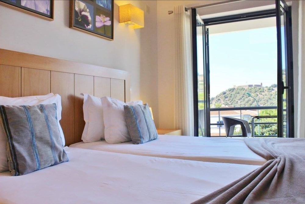 Twin Room - Photo 3