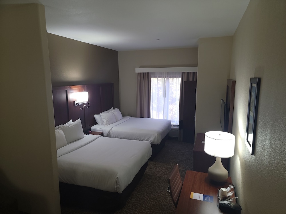 Suite, 2 Queen Beds, Non Smoking - Photo 3