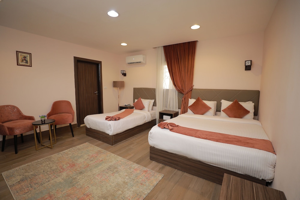 Deluxe Triple Room