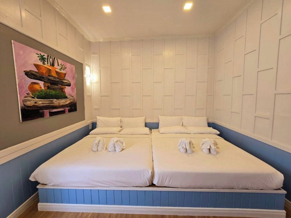 Superior Family Suite - Photo 4