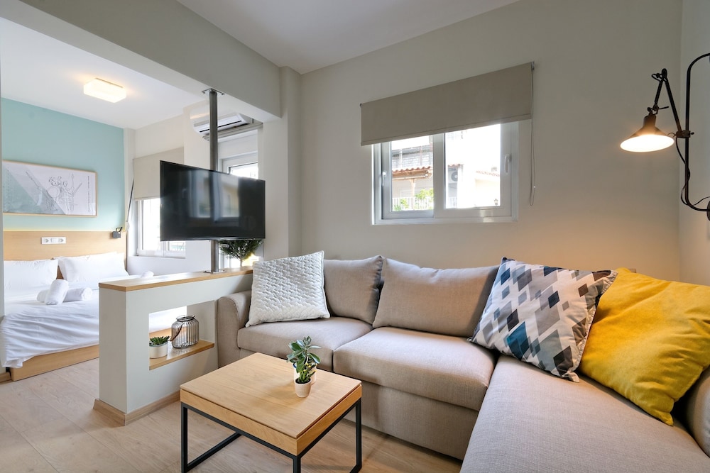 Studio Suite, 1 Queen Bed, Balcony photo 1