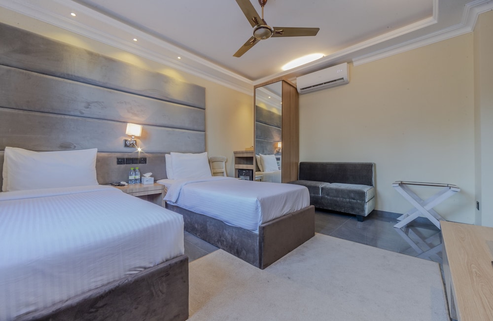 Deluxe Double Room photo 2