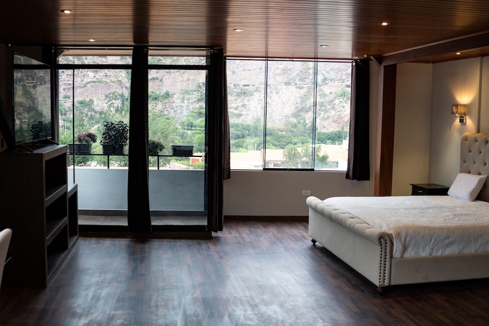 Deluxe Suite photo 1