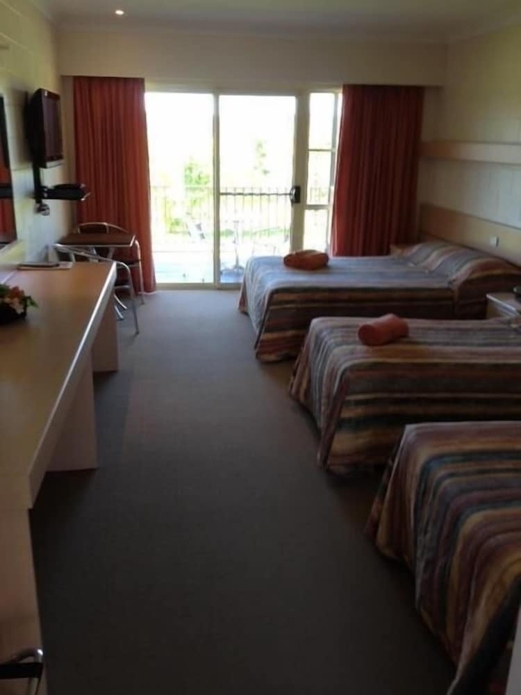 Motel Room photo 2