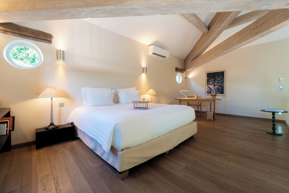 Suite (Pool) photo 2