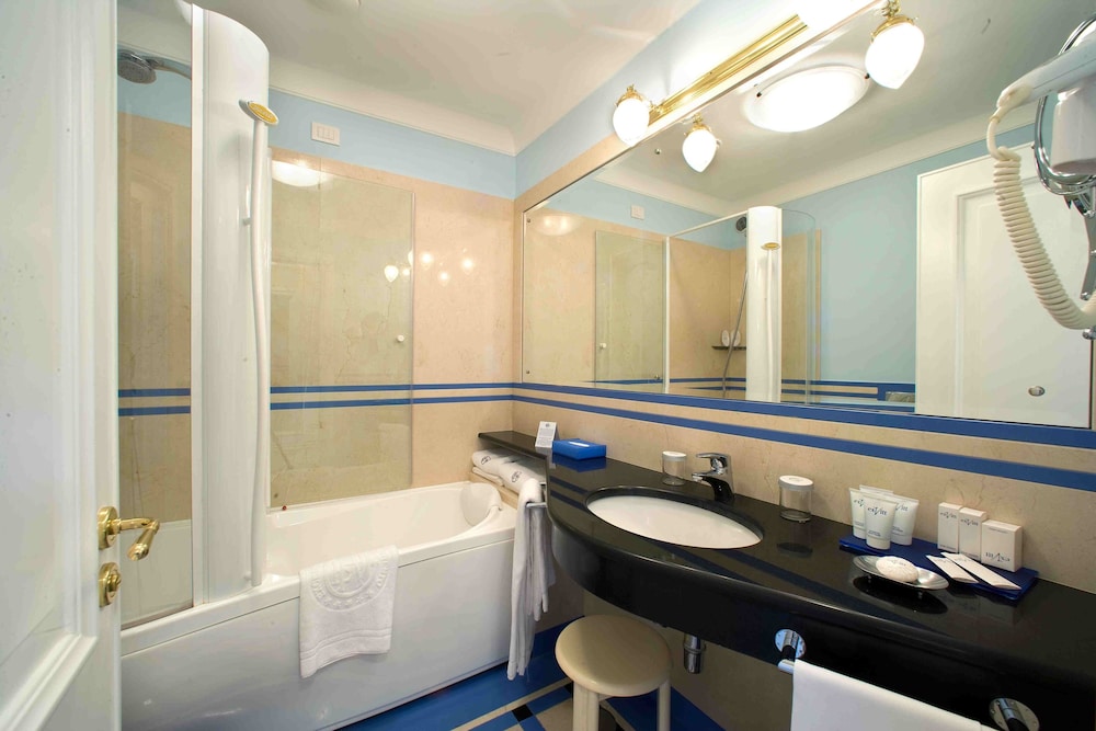 Junior Suite, Terrace, Sea View (Deluxe) - Photo 8