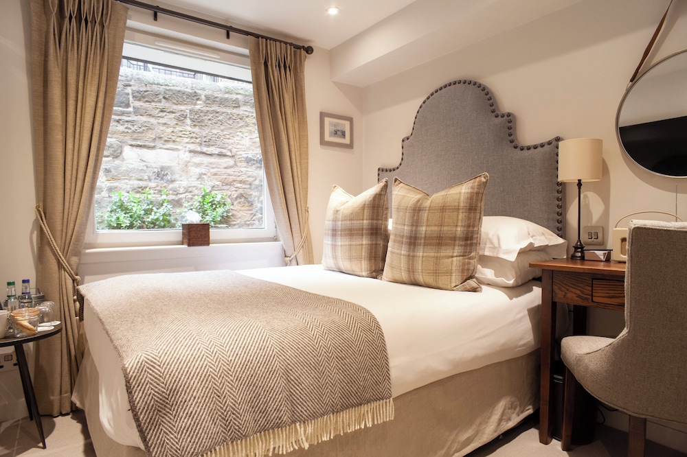 The House Petite Double (located at 5 Hampton Terrace)