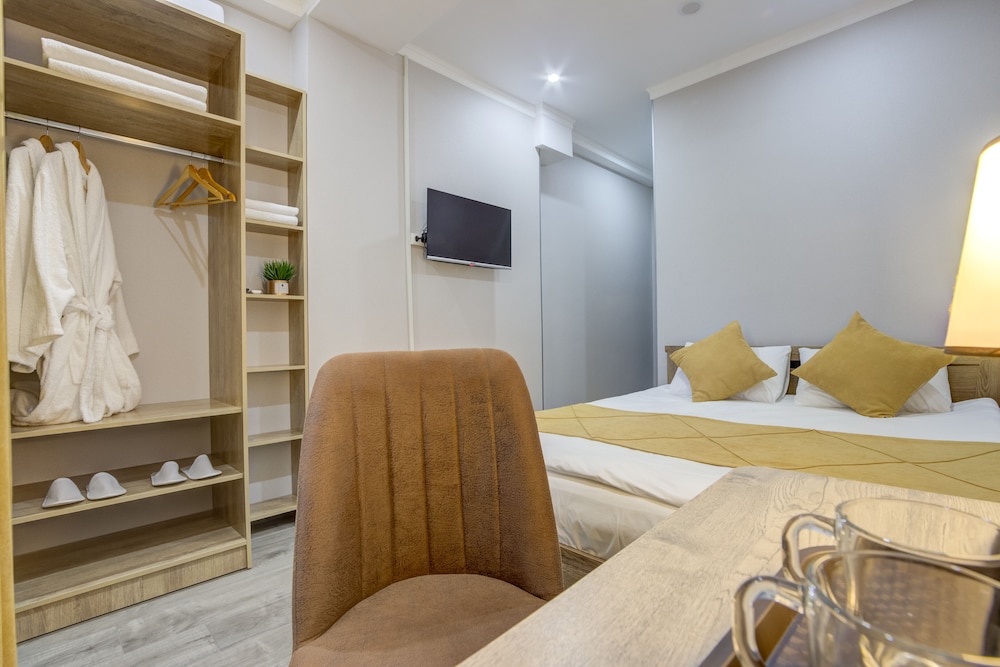 Basic Double Room photo 2